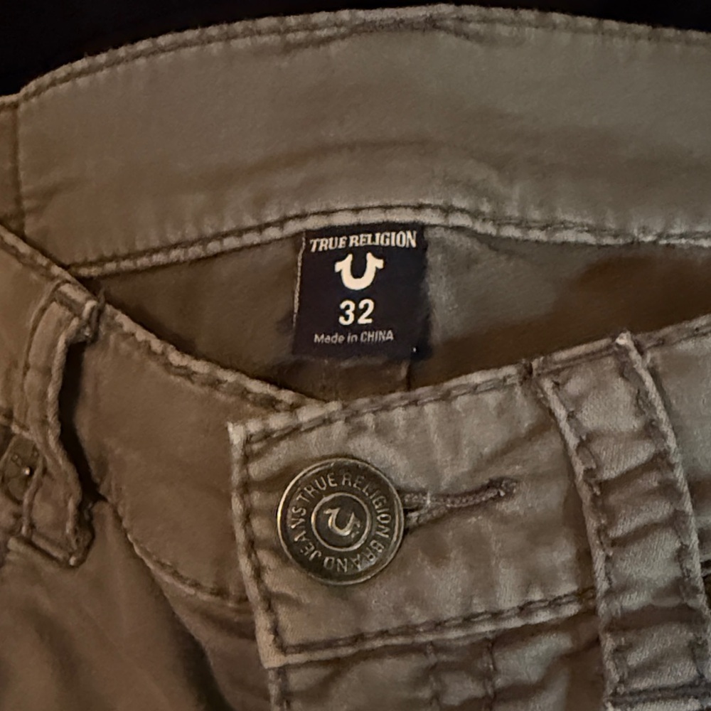 True Religion Gray Jean Shorts for Men - Picture 4 of 5